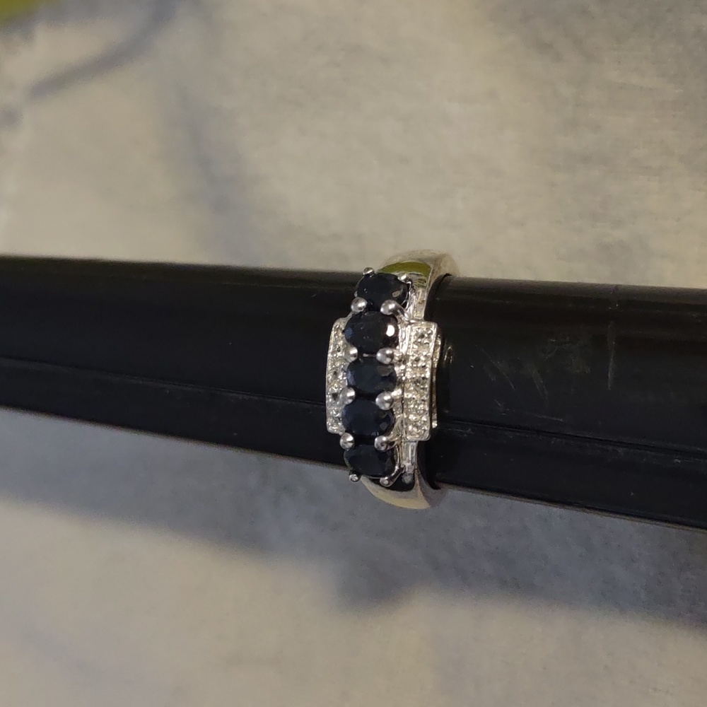 Ring - Picture 3 of 3